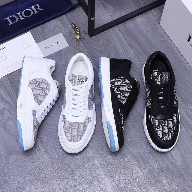 商品商标：Dior 迪奥 休闲套脚鞋 正码码数: 38-44 45.46订做不退换 商品材料：精选牛皮拼接原版印花鞋面 羊皮内里 原版大底